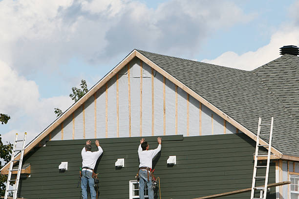 Professional Siding Contractor technician working in Yorktown, VA